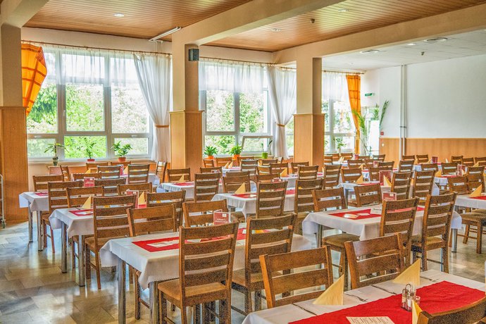 Imagen del bar/restaurante del Hotel Relax Avena. Foto 4