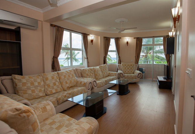 Imagen de los exteriores del Hotel Relax Beach Inn. Foto 16