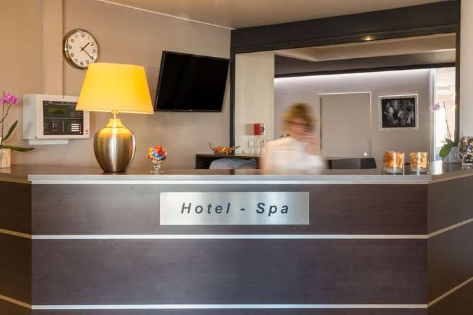 Imagen de los interiores del Hotel Relax Beuzeville Honfleur. Foto 15