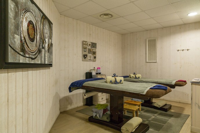 Imagen de la piscina del Hotel Relax Beuzeville Honfleur. Foto 19