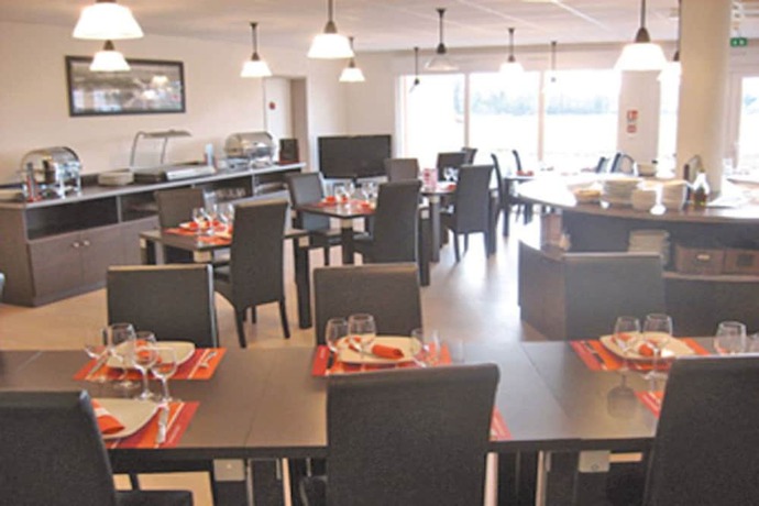 Imagen del bar/restaurante del Hotel Relax Beuzeville Honfleur. Foto 4