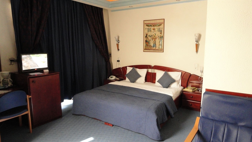 Imagen de la habitación del Hotel Relax Comfort Suites. Foto 2