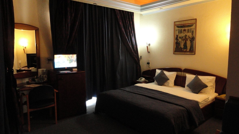 Imagen de la habitación del Hotel Relax Comfort Suites. Foto 3