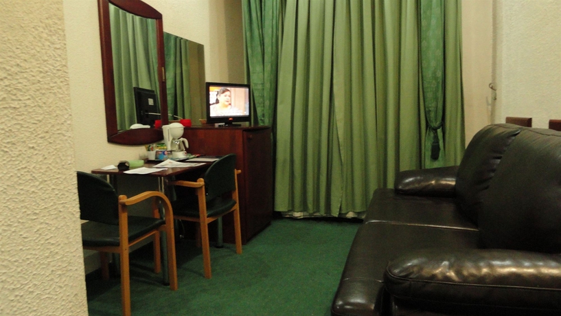 Imagen de los interiores del Hotel Relax Comfort Suites. Foto 15