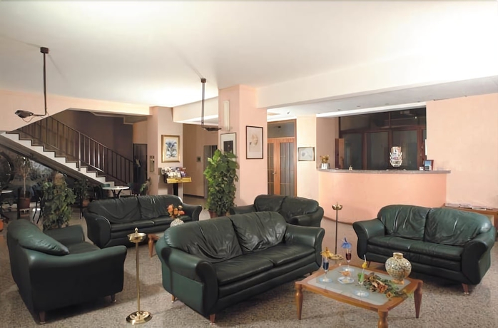 Imagen de los interiores del Hotel Relax. Foto 9