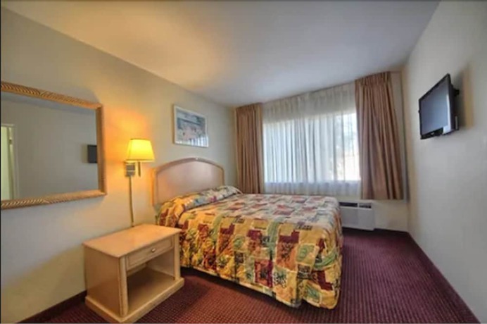 Imagen de la habitación del Hotel Relax Inn And Suites, El Cajon. Foto 5