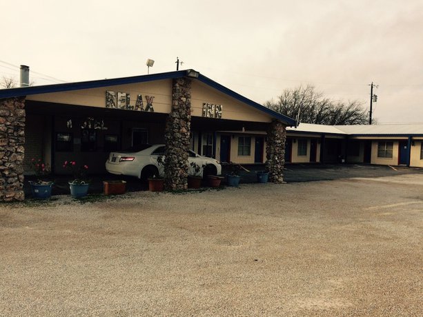 Imagen de los exteriores del Hotel Relax Inn Goldthwaite. Foto 8