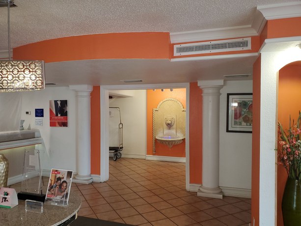Imagen de los interiores del Hotel Relax Inn, Mesa View. Foto 18