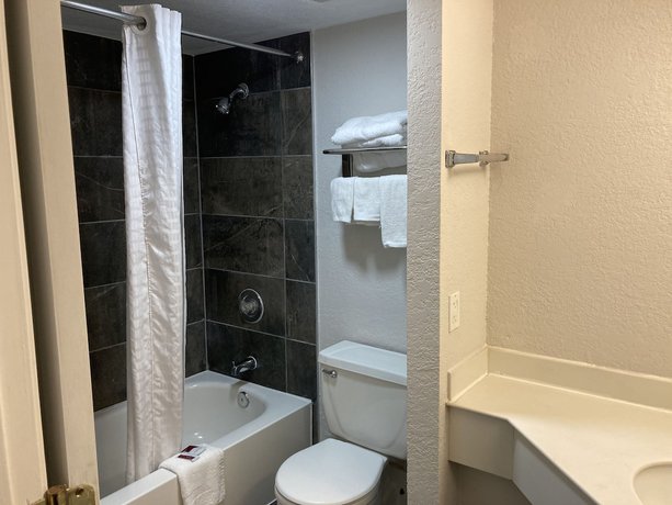 Imagen de la habitación del Hotel Relax Inn, Mesa View. Foto 13