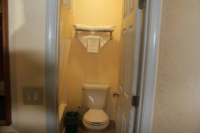 Imagen de la habitación del Hotel Relax Inn Motel. Foto 7