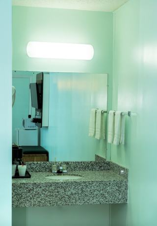 Imagen de la habitación del Hotel Relax Inn Motel. Foto 16