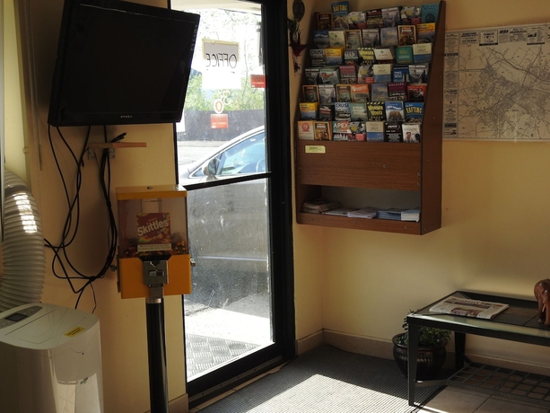 Imagen de los interiores del Hotel Relax Inn, Rome. Foto 16
