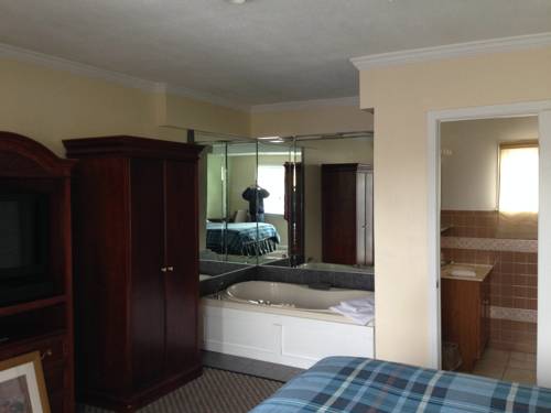 Imagen de la habitación del Hotel Relax Inn, Webster. Foto 8