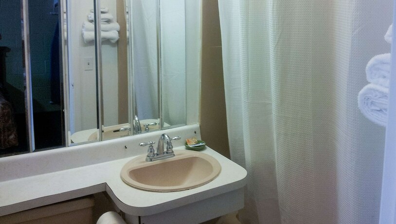 Imagen general del Hotel Relax Inn Westminster. Foto 15
