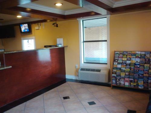 Imagen general del Hotel Relax Inn and Suites New Orleans. Foto 3