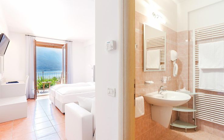Imagen de la habitación del Hotel Relax La Gardenia and Villa Oleandra. Foto 8