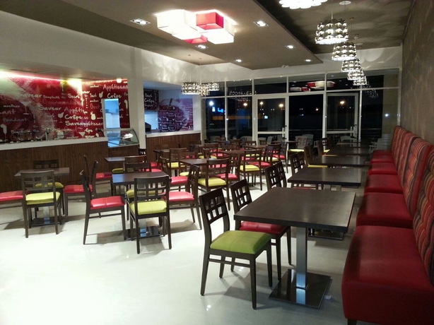 Imagen del bar/restaurante del Hotel Relax Oujda. Foto 3