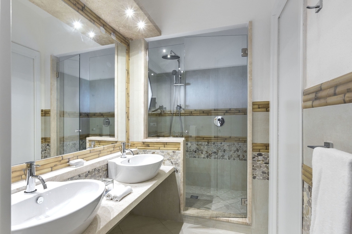 Imagen de la habitación del Hotel Relax Torreruja Thalasso & Spa. Foto 19