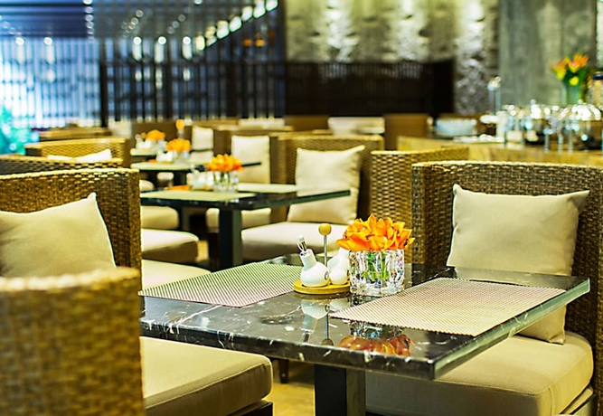 Imagen del bar/restaurante del Hotel Relaxed Season Longcheng Branch. Foto 3