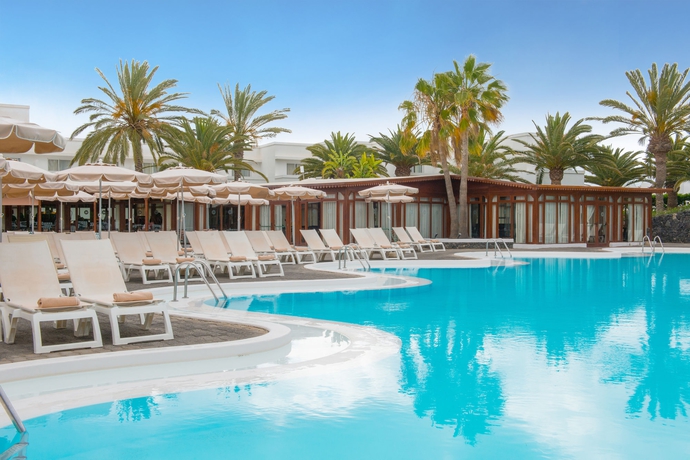 Imagen de la piscina del Hotel Relaxia Olivina. Foto 14