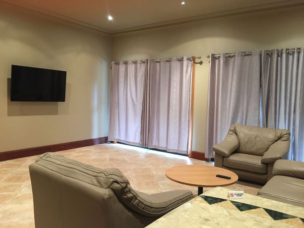 Imagen de la habitación del Hotel Relaxin. Foto 9