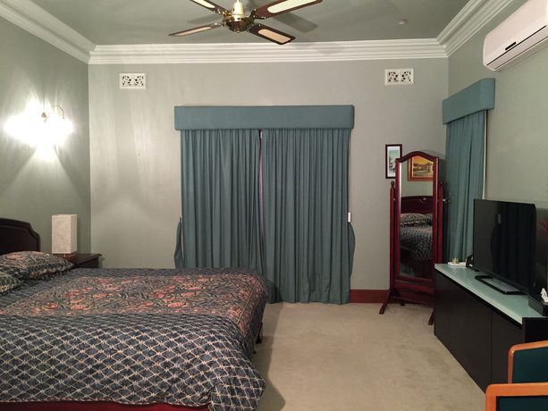 Imagen de la habitación del Hotel Relaxin. Foto 12