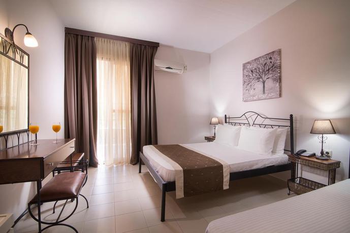 Imagen de la habitación del Hotel Rema, Vourvourou. Foto 6