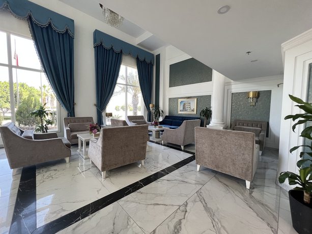 Imagen de los interiores del Hotel Remaj. Foto 20