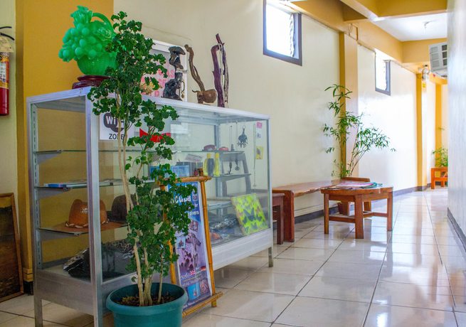 Imagen de los interiores del Hotel Remari Tourist Inn. Foto 20