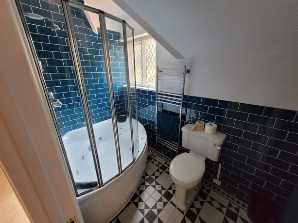 Imagen general del Hotel Remarkable 7 Bedroom Family House in Farnborough. Foto 5