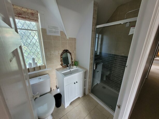 Imagen general del Hotel Remarkable 7 Bedroom Family House in Farnborough. Foto 14