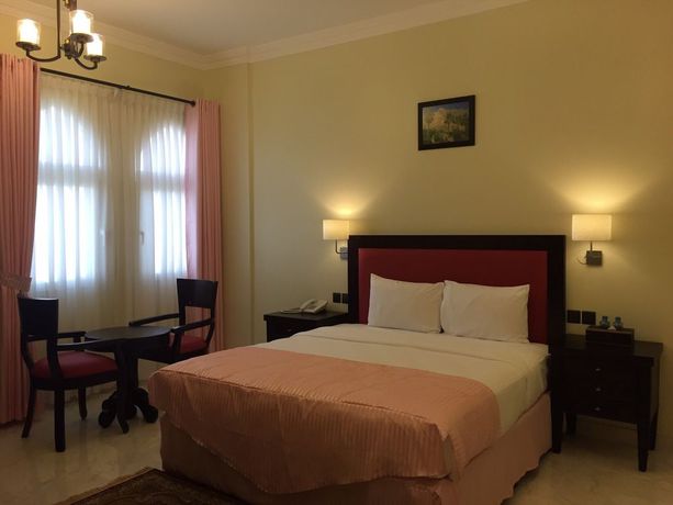 Imagen de la habitación del Hotel Remas Suites. Foto 9