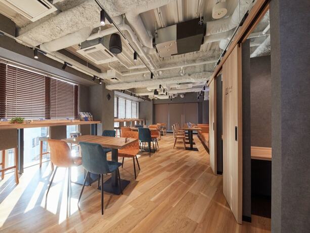 Imagen del bar/restaurante del Hotel Rembrandt Cabin And Spa Shimbashi - Caters To Men. Foto 12