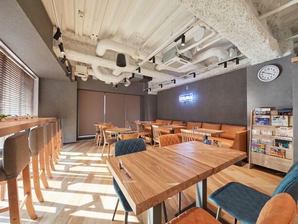 Imagen del bar/restaurante del Hotel Rembrandt Cabin And Spa Shimbashi - Caters To Men. Foto 14