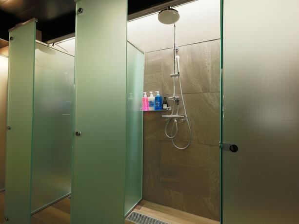 Imagen general del Hotel Rembrandt Cabin And Spa Shimbashi - Caters To Men. Foto 2