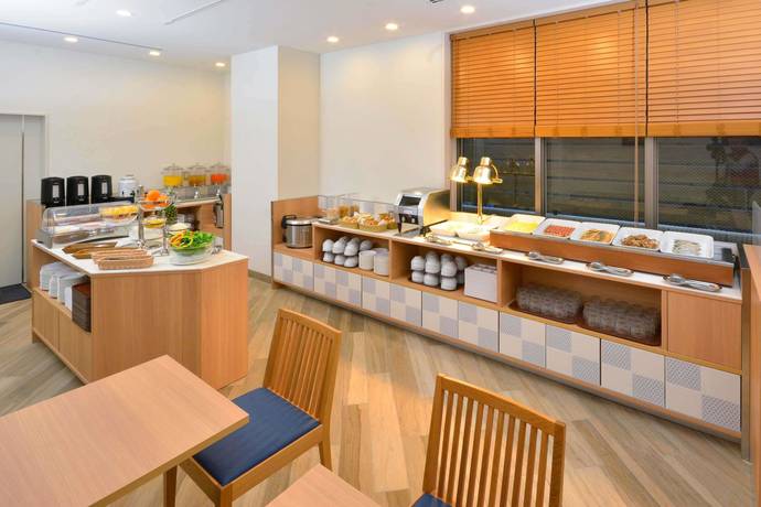 Imagen del bar/restaurante del Hotel Rembrandt Style Tokyo Nishikasai Grande. Foto 2