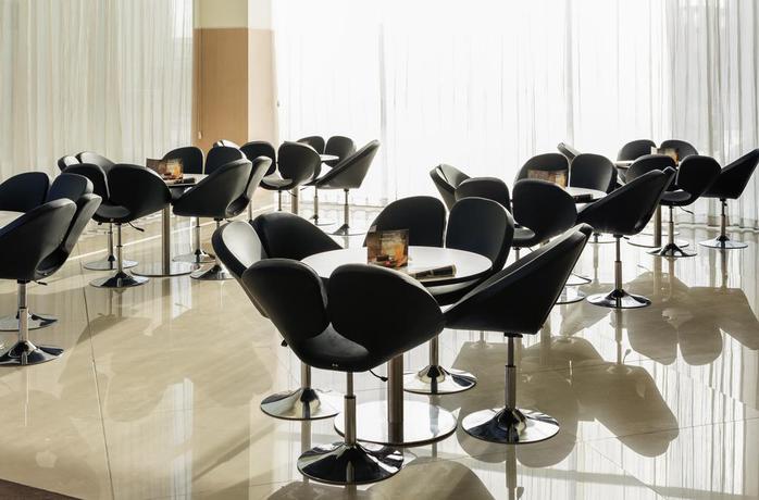 Imagen del bar/restaurante del Hotel Remis. Foto 2