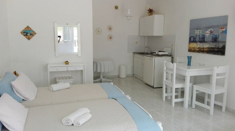 Imagen de la habitación del Hotel Remvi Studios. Foto 11