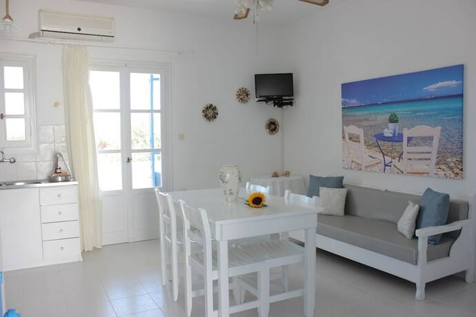 Imagen de la habitación del Hotel Remvi Studios. Foto 14