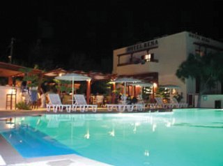 Imagen de la piscina del Hotel Rena, Perissa-Perivolos. Foto 13