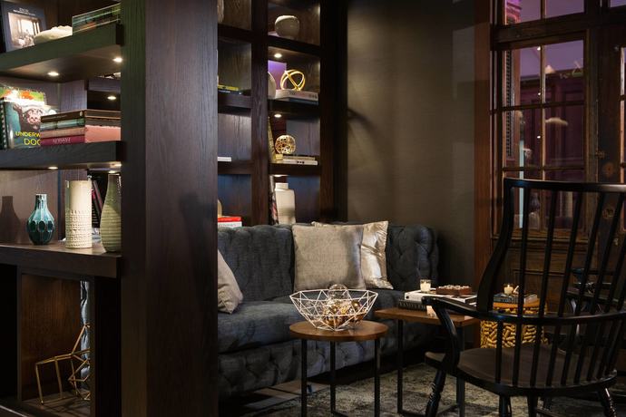 Imagen de los interiores del Hotel Renaissance Albany. Foto 12