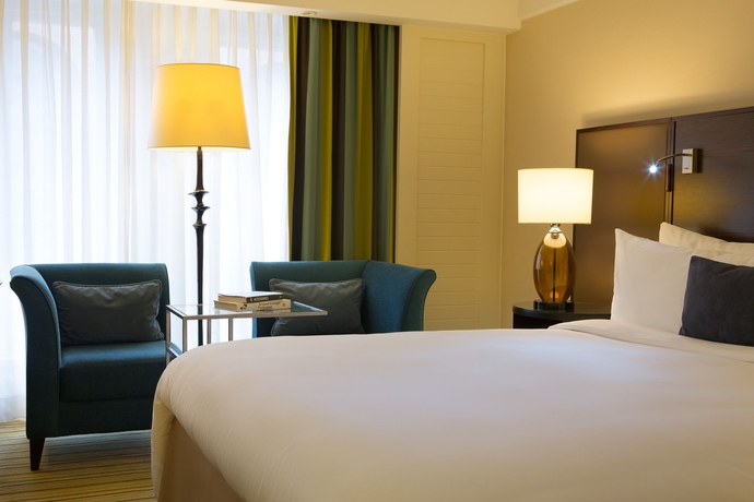 Imagen de la habitación del Hotel Renaissance Amsterdam. Foto 2