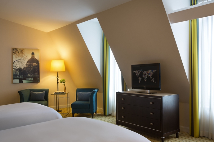 Imagen de la habitación del Hotel Renaissance Amsterdam. Foto 8