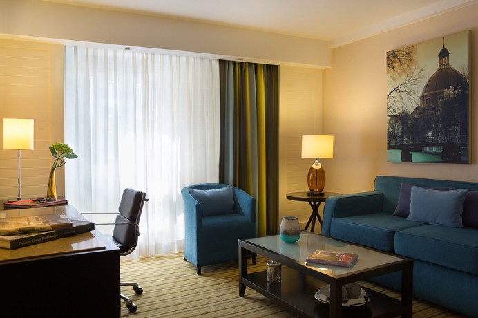 Imagen de la habitación del Hotel Renaissance Amsterdam. Foto 10