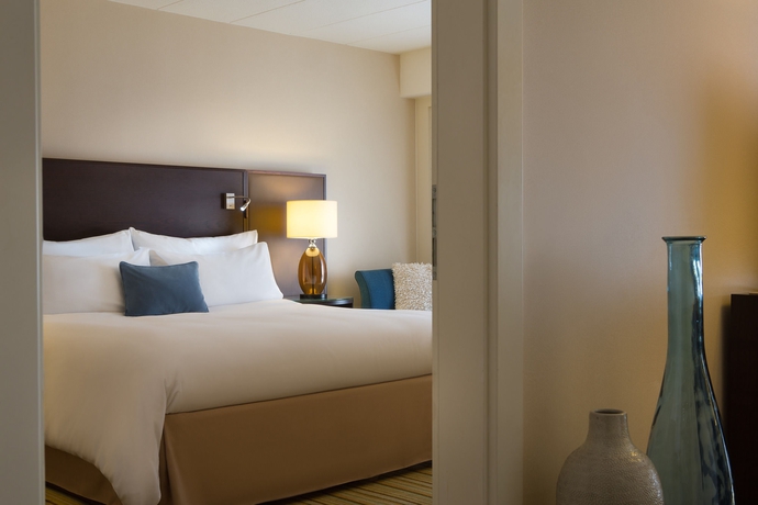 Imagen de la habitación del Hotel Renaissance Amsterdam. Foto 12