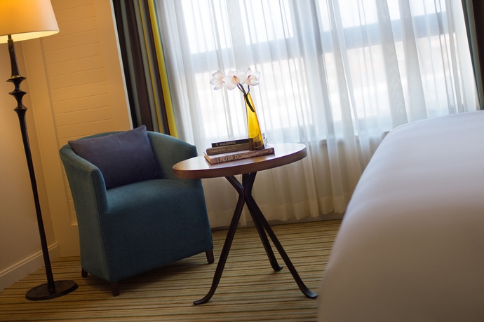 Imagen de la habitación del Hotel Renaissance Amsterdam. Foto 14