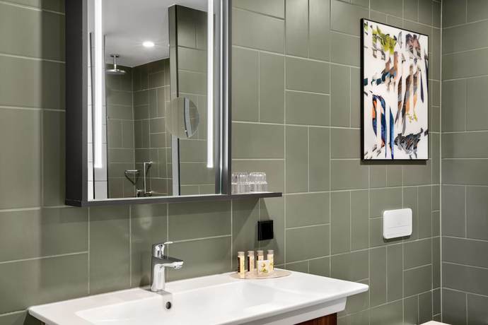 Imagen de la habitación del Hotel Renaissance Amsterdam Schiphol Airport. Foto 16