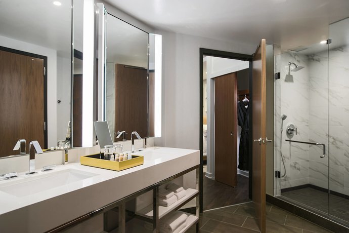 Imagen de la habitación del Hotel Renaissance Atlanta Airport Gateway. Foto 9
