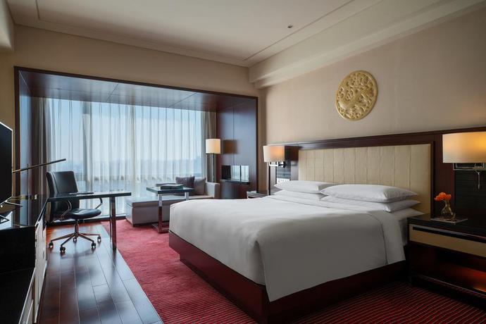 Imagen de la habitación del Hotel Renaissance Beijing Capital. Foto 11