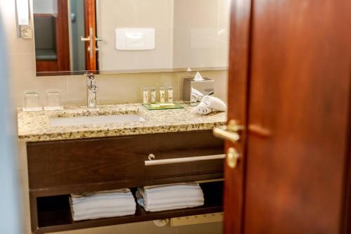 Imagen de la habitación del Hotel Renaissance Brussels. Foto 15